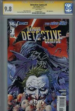 CGC 9.8 Batman Joker Detective Comics signature series // signed by Tony Daniel