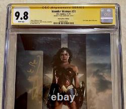 Gal Gadot / Wonder Woman Signed Signature Series Convention Foil Cover Cgc 9.8