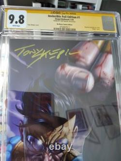 Invincible #1 CGC SS 9.8 Signed Tony Sklepic Mach 6 Virgin No Masss MegaCon