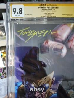 Invincible #1 CGC SS 9.8 Signed Tony Sklepic Mach 6 Virgin No Masss MegaCon