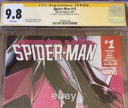 Marvel Comics Spider-Man #12 Signed-Hailee Steinfeld CGC Signature Series 9.8