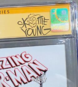 ASM #26 SKOTTIE YOUNG signé avec remarque complète CGC SS 9.8 étiquette Skottie