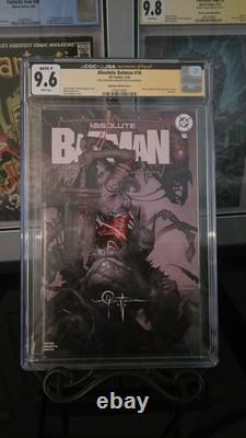 Absolute Batman #16 CGC x JSA Signature Series 9.6 Signé par Dan Quintana, en main