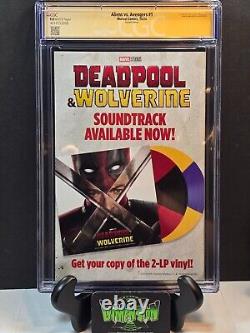 Aliens Vs. Avengers #1 Édition Variante CGC SS Notée 9.8 Signée par Mark Brooks