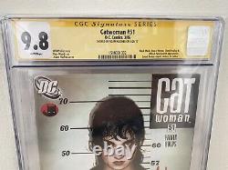 CATWOMAN (2002) #51 CGC Signature Series 9.8 NM/MT Signed by Adam Hughes
CATWOMAN (2002) n°51 CGC Signature Series 9.8 NM/MT Signé par Adam Hughes