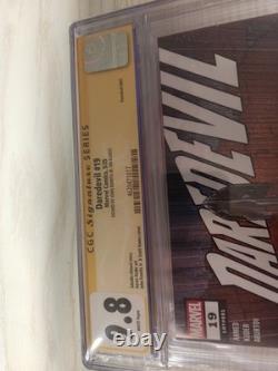 CGC 9.8 (Pages Blanches) Copie de la Série Signature de Daredevil #19