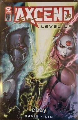 CGC Signature Series 9.8 Axcend Level Up #1 Signé par Shane Davis & Yanzi Lin