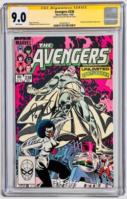 CGC Signature Series noté 9,0 Marvel The Avengers #238 signé par Paul Bettany
