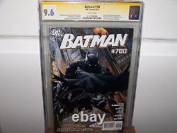 DC Batman 700 en condition presque neuve Cgc Signature Series 9.6 signé par Jim Lee