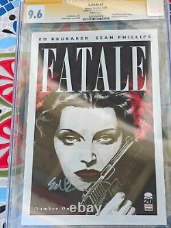 Fatale Image Comics #1 CGC 9.6 Signature Series signé par Ed Brubaker