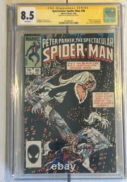 Peter Parker : Le Spider-Man Spectaculaire 90 CGC 8.5 Signature Series Signé par Milgrom