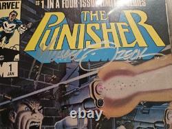 Punisher #1 CGC NM 9.4 SS Signé Zeck ! 1ère Solo Punisher ! Couverture de Mike Zeck
