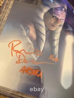 Star Wars Ahsoka #1 VARIANT RAHZZAH signée par Rosario Dawson en tant qu'Ahsoka CGC SS 9.8